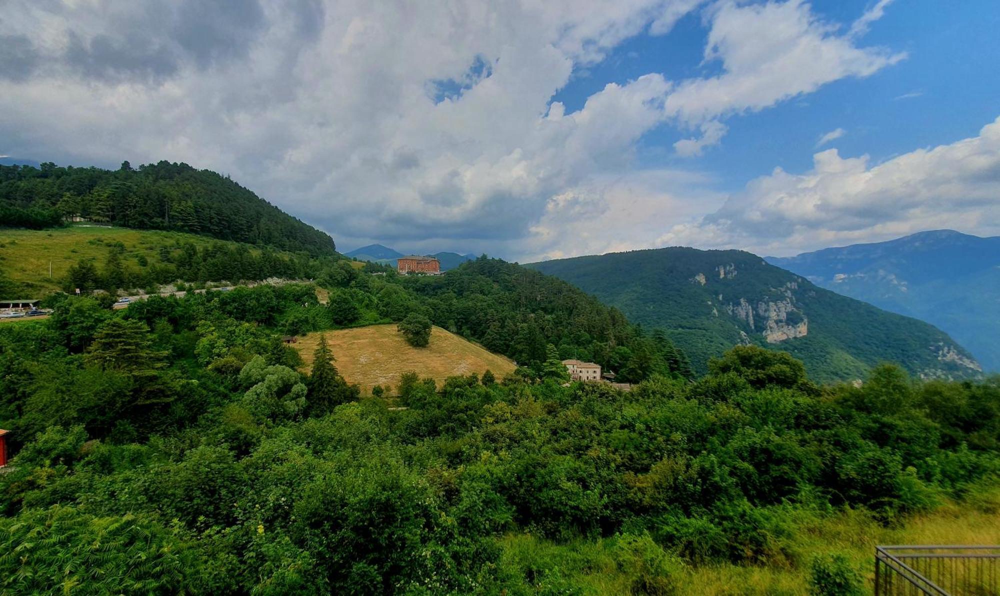 Hotel Serena Spiazzi Di Caprino Экстерьер фото