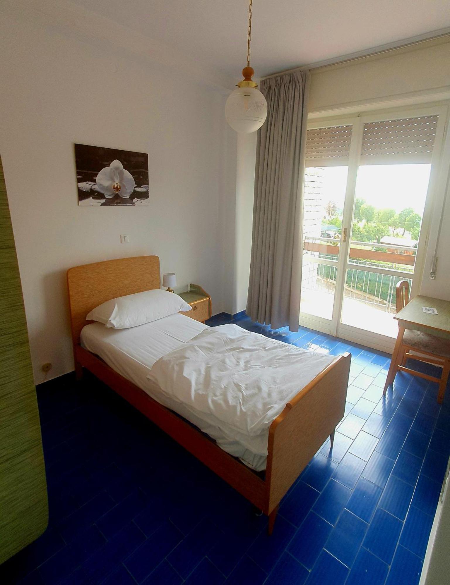Hotel Serena Spiazzi Di Caprino Экстерьер фото
