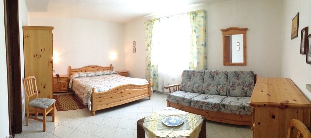 Hotel Serena Spiazzi Di Caprino Экстерьер фото