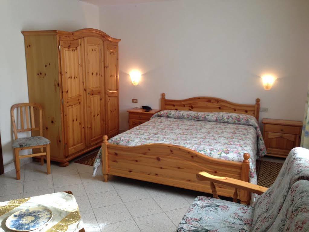 Hotel Serena Spiazzi Di Caprino Экстерьер фото