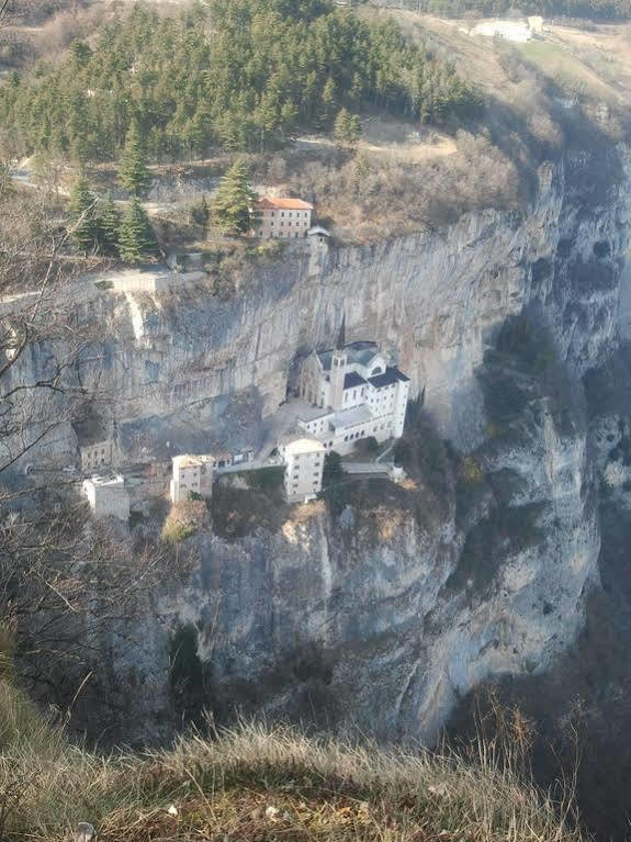 Hotel Serena Spiazzi Di Caprino Экстерьер фото